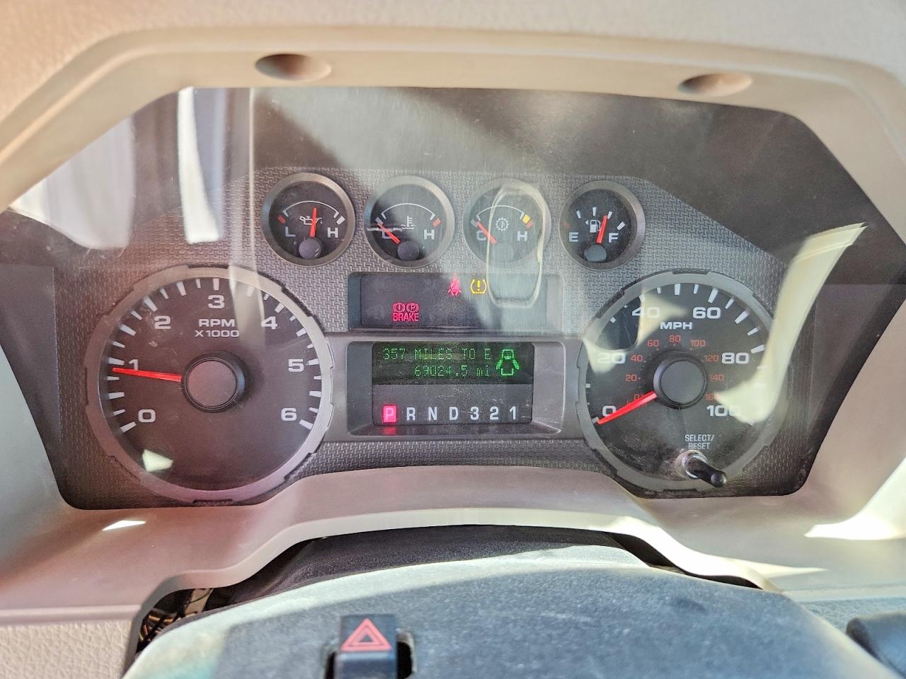 2008 Ford F250 Super Duty White vin: 1FTSX20548EE40880