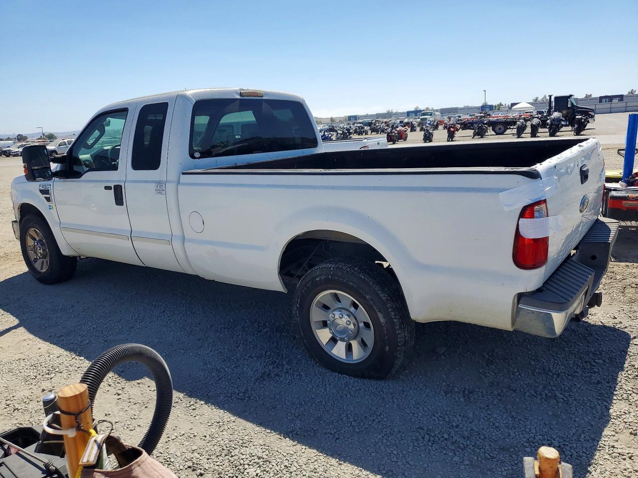 2009 Ford F250 Super Duty White vin: 1FTSX20569EB24124