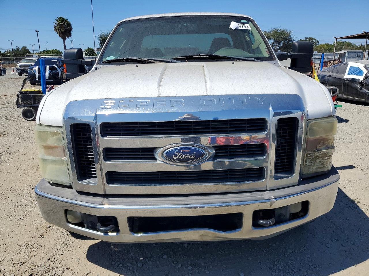 2009 Ford F250 Super Duty White vin: 1FTSX20569EB24124