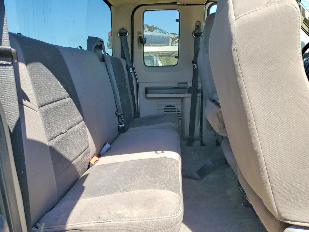 2009 Ford F250 Super Duty White vin: 1FTSX20569EB24124
