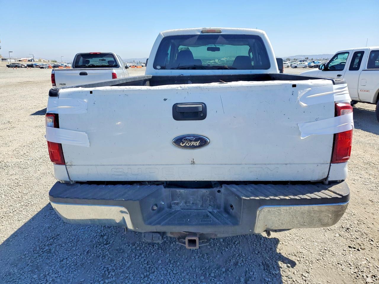 2009 Ford F250 Super Duty White vin: 1FTSX20569EB24124
