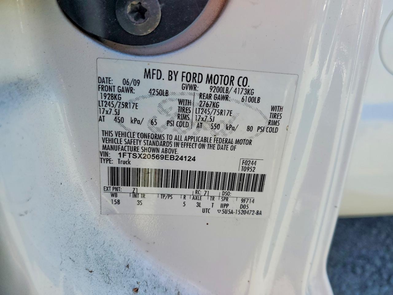 2009 Ford F250 Super Duty White vin: 1FTSX20569EB24124
