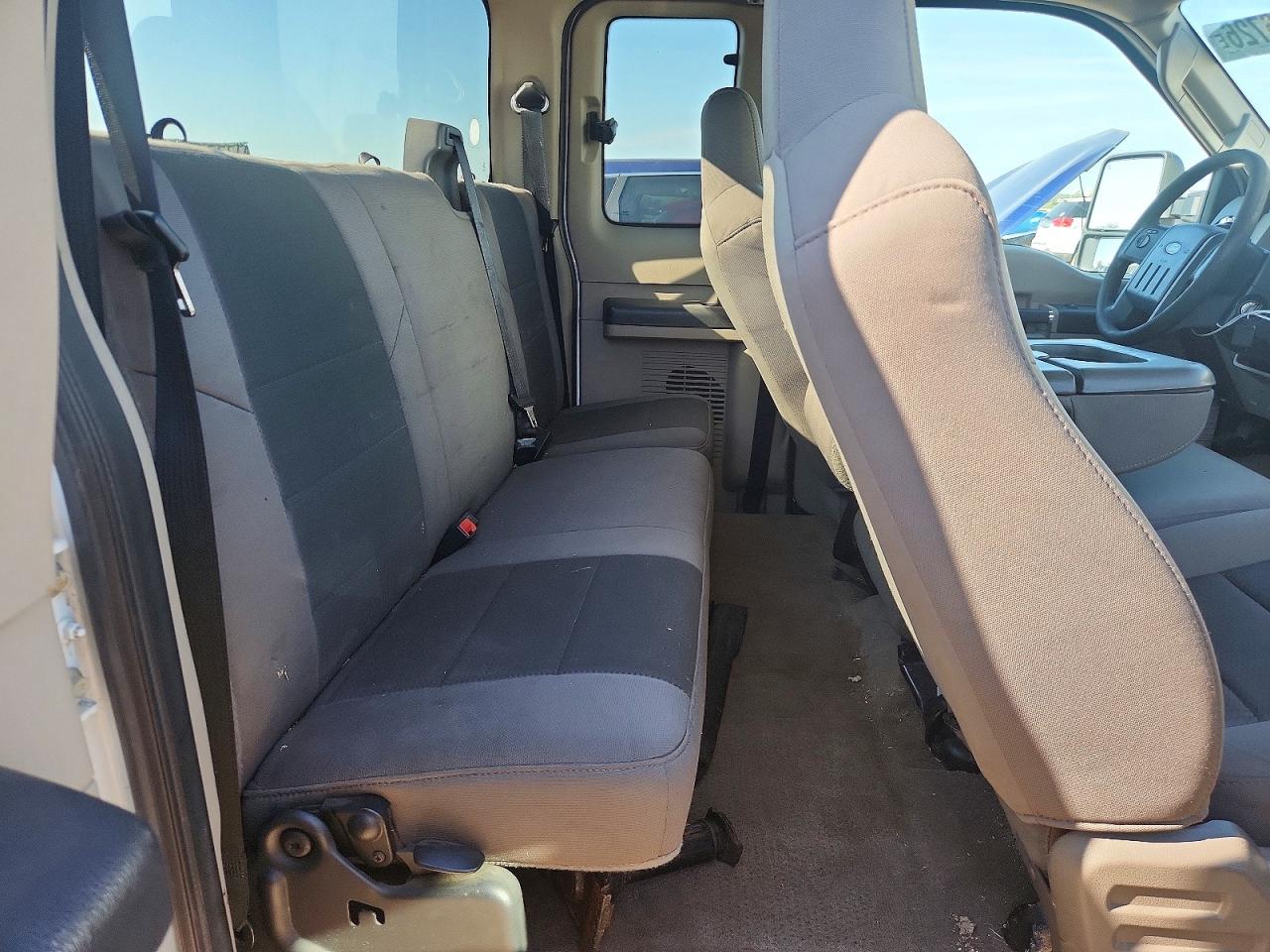 2009 Ford F250 Super Duty White vin: 1FTSX20589EA80756