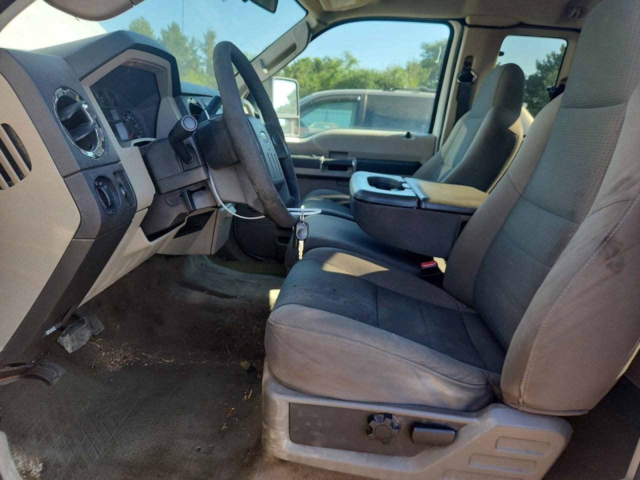 2009 Ford F250 Super Duty White vin: 1FTSX20589EA80756