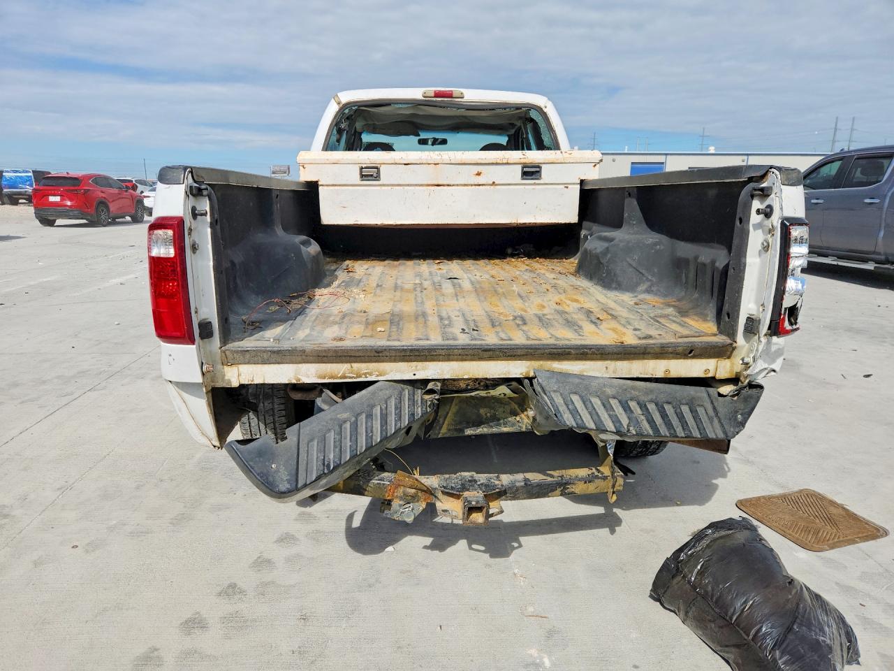 2006 Ford F250 Super Duty White vin: 1FTSX205X6EA37208