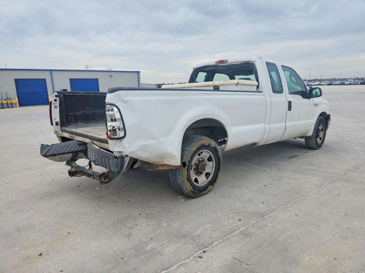 2006 Ford F250 Super Duty White vin: 1FTSX205X6EA37208