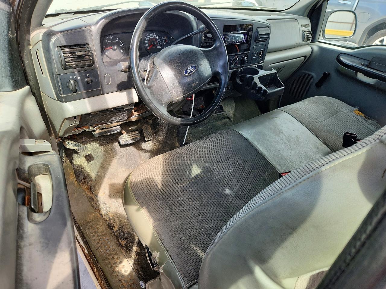 2006 Ford F250 Super Duty White vin: 1FTSX205X6EA37208
