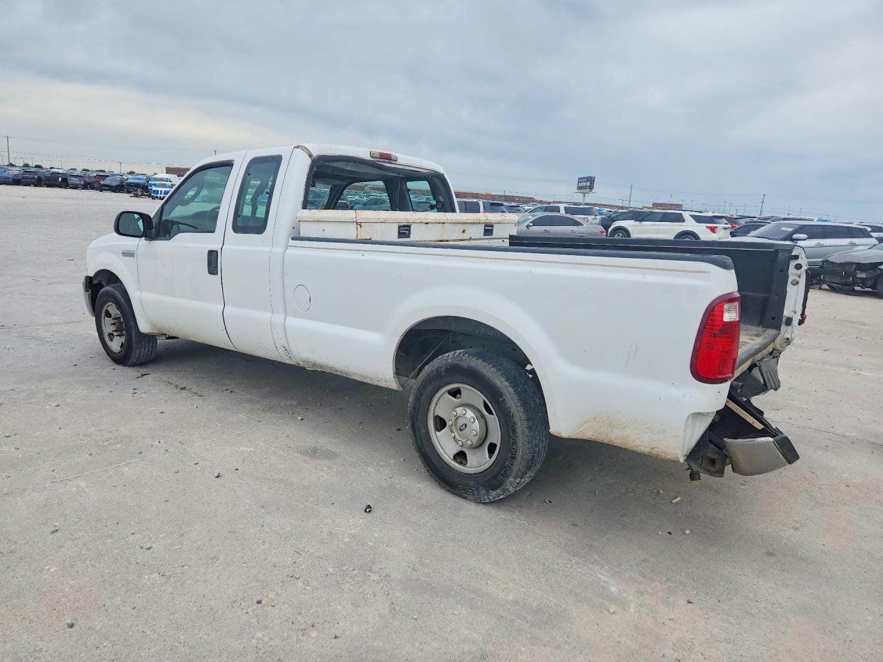2006 Ford F250 Super Duty White vin: 1FTSX205X6EA37208