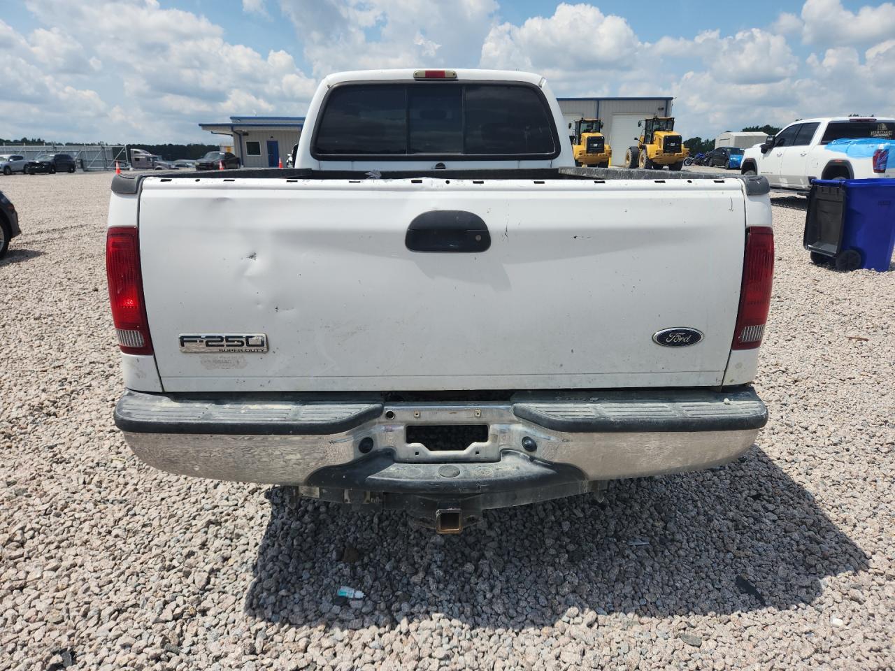 2005 Ford F250 Super Duty White vin: 1FTSX20P45EC28218