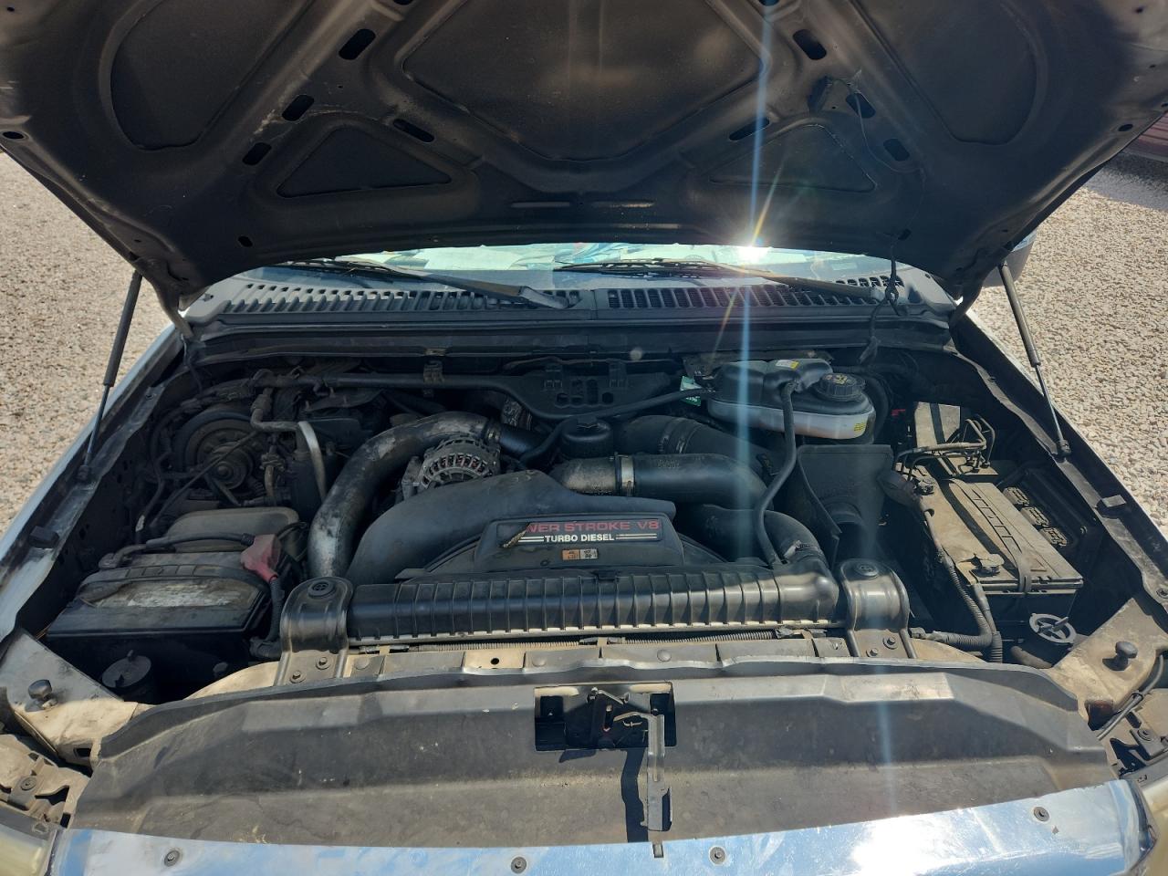 2005 Ford F250 Super Duty White vin: 1FTSX20P45EC28218