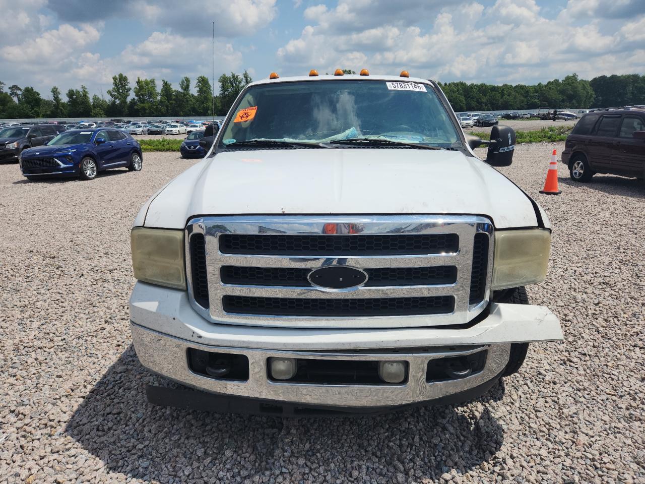 2005 Ford F250 Super Duty White vin: 1FTSX20P45EC28218