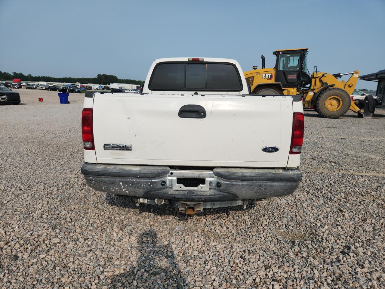 2005 Ford F250 Super Duty White vin: 1FTSX20P45EC28218 Damage: Tailgate, Dent(S) W/ Paint Dmg, > 12 Inches