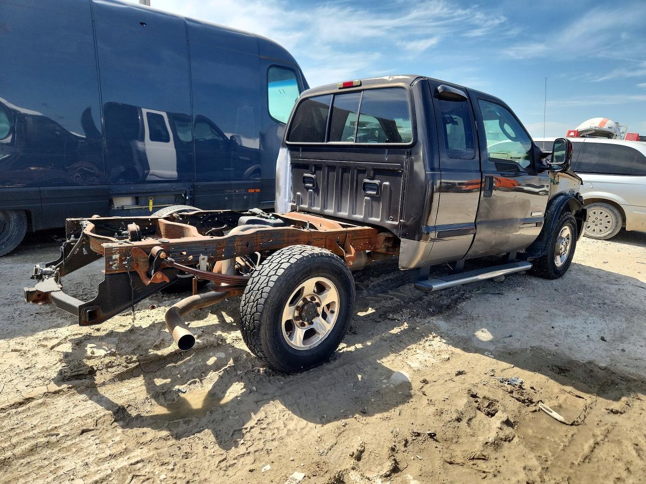 2005 Ford F250 Super Duty Brown vin: 1FTSX20P85EB74454