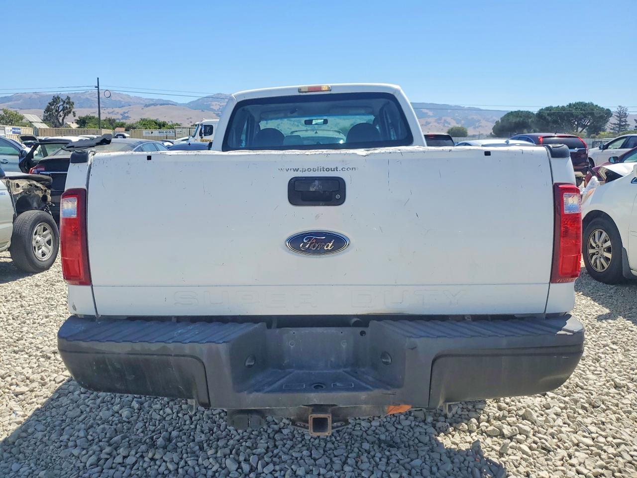 2008 Ford F250 Super Duty White vin: 1FTSX20R48EA20183