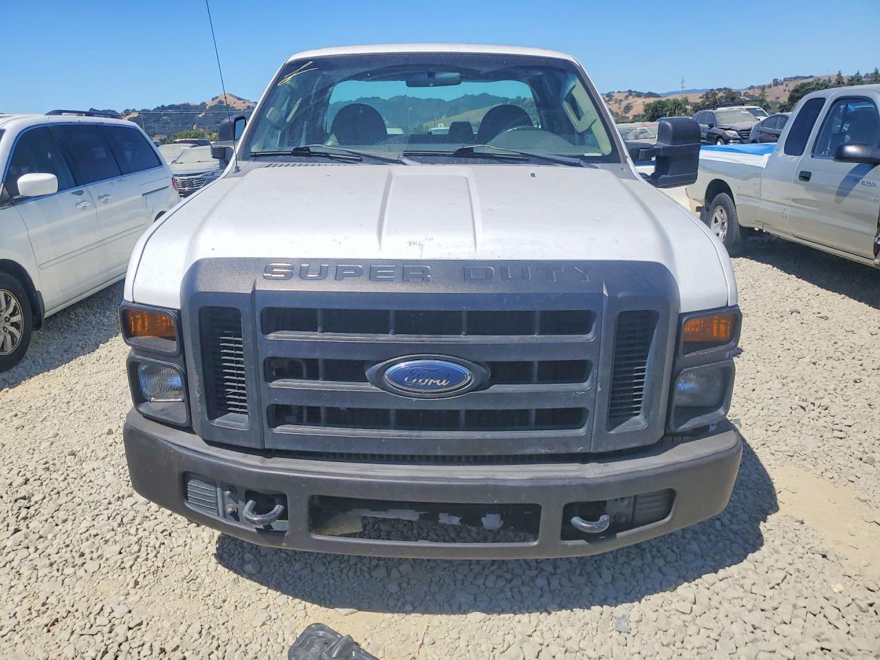 2008 Ford F250 Super Duty White vin: 1FTSX20R48EA20183