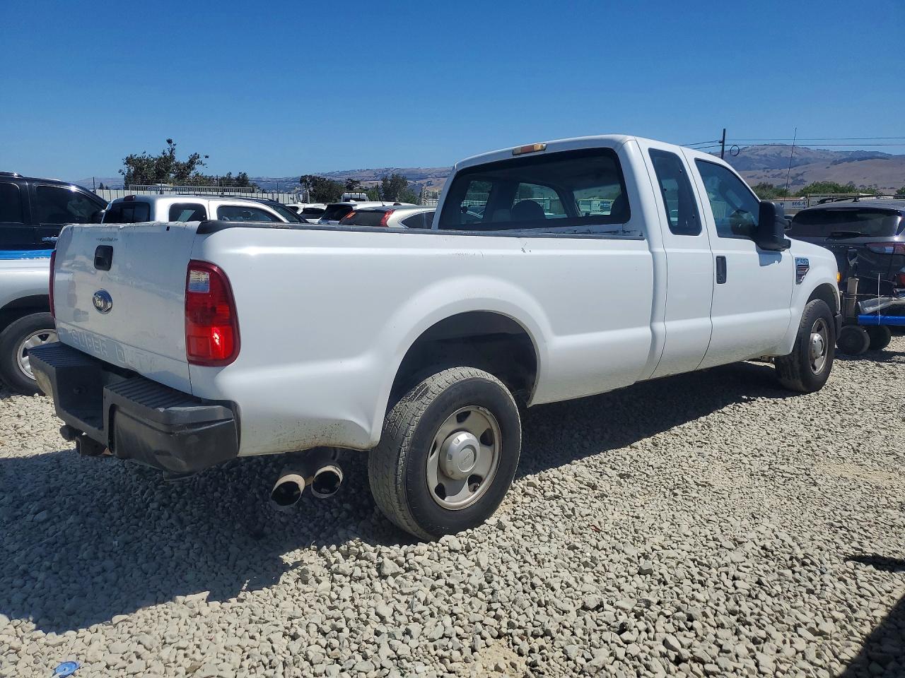 2008 Ford F250 Super Duty White vin: 1FTSX20R48EA20183