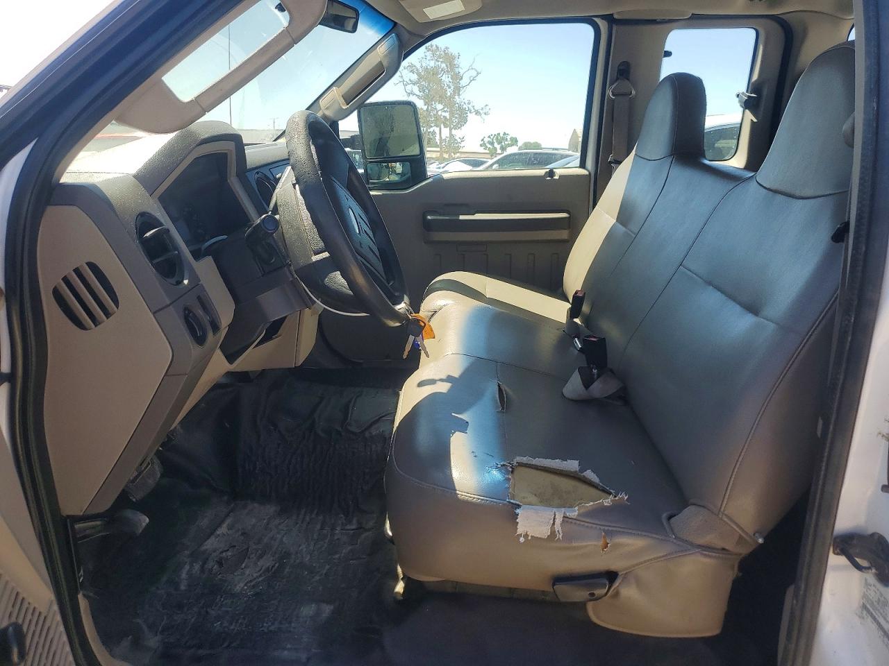 2008 Ford F250 Super Duty White vin: 1FTSX20R48EA20183