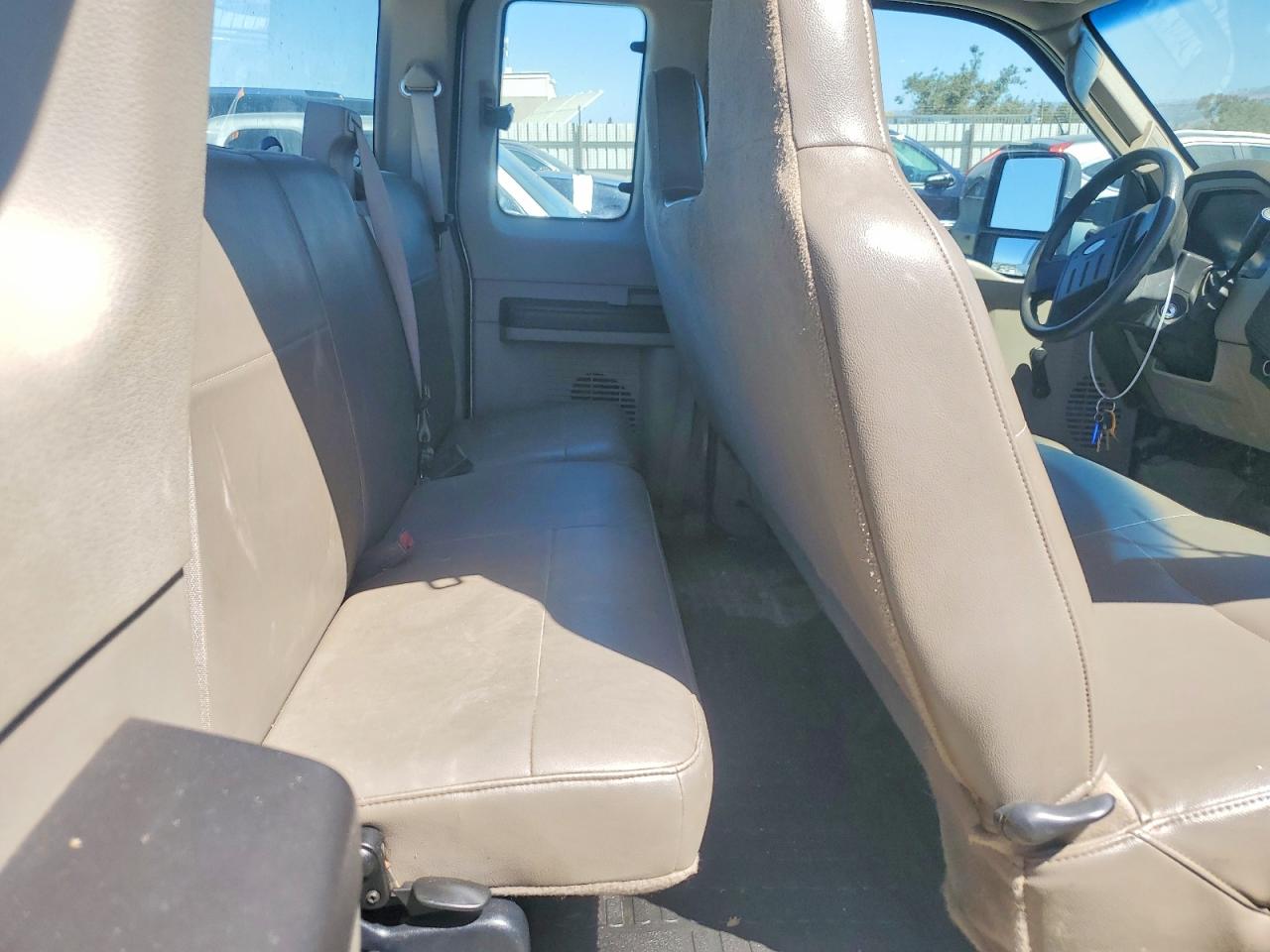 2008 Ford F250 Super Duty White vin: 1FTSX20R48EA20183