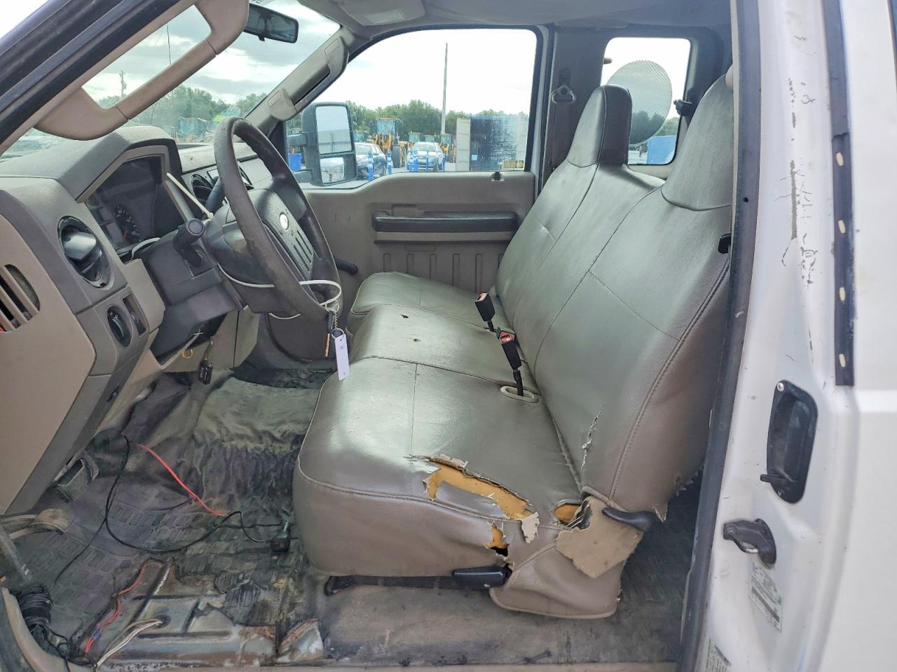 2008 Ford F250 Super Duty White vin: 1FTSX20Y38EA23969