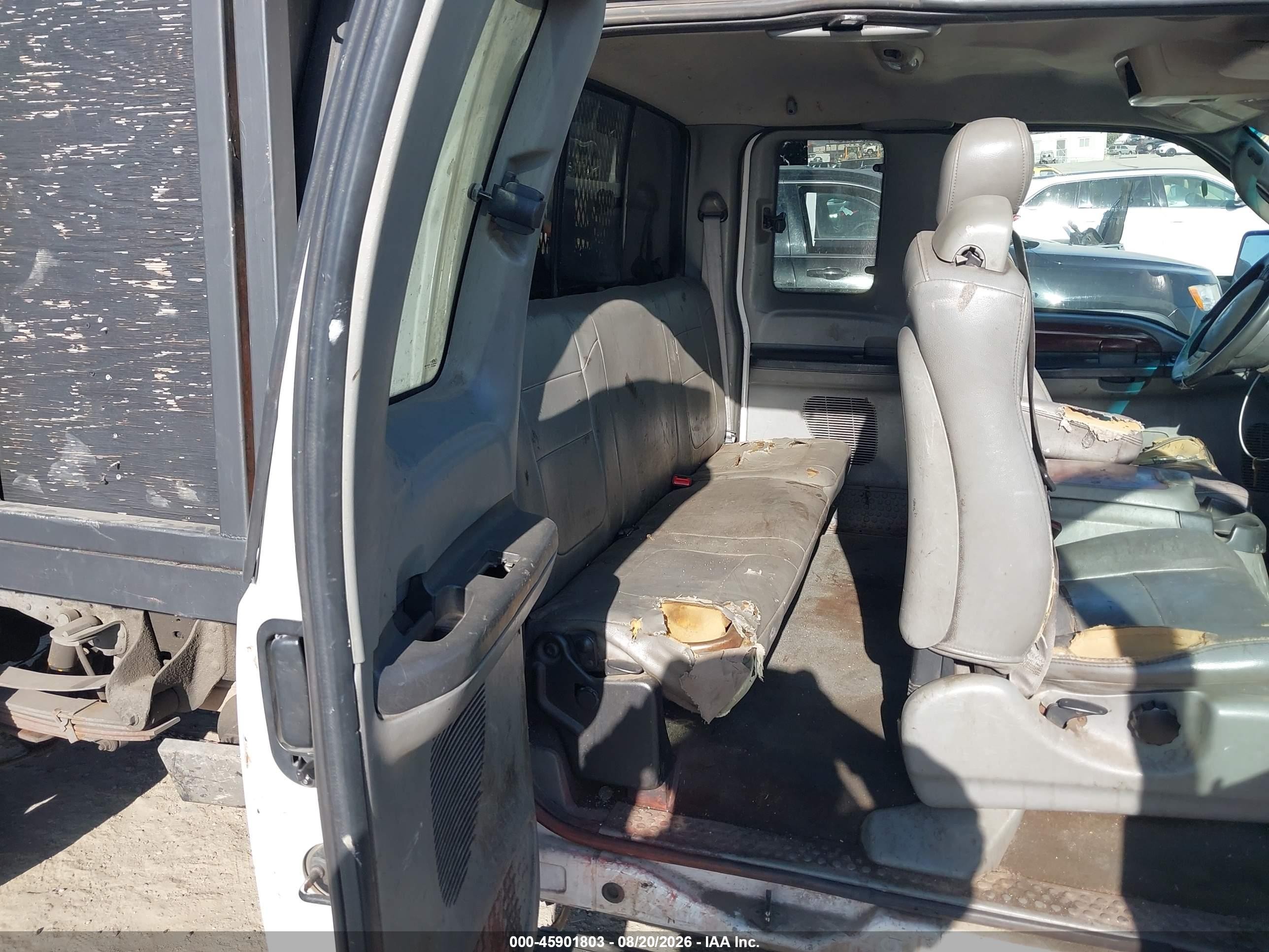 2005 Ford F-250 Lariat/xl/xlt White vin: 1FTSX20Y75EB00094