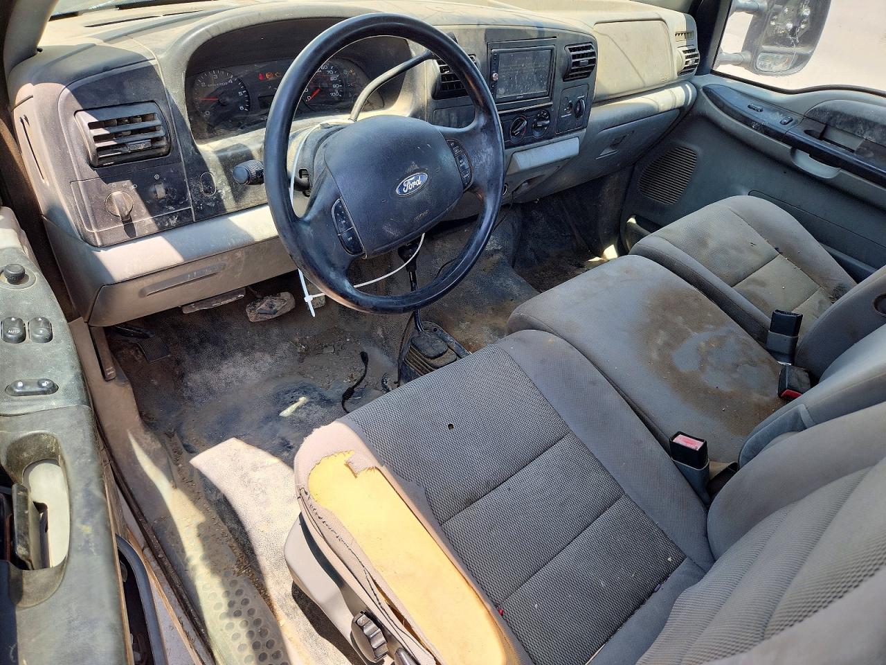 2006 Ford F250 Super Duty White vin: 1FTSX21506EC02441