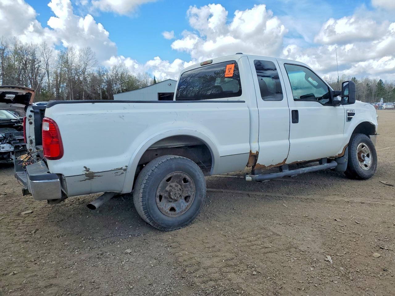 2009 Ford F250 Super Duty White vin: 1FTSX21509EB21136