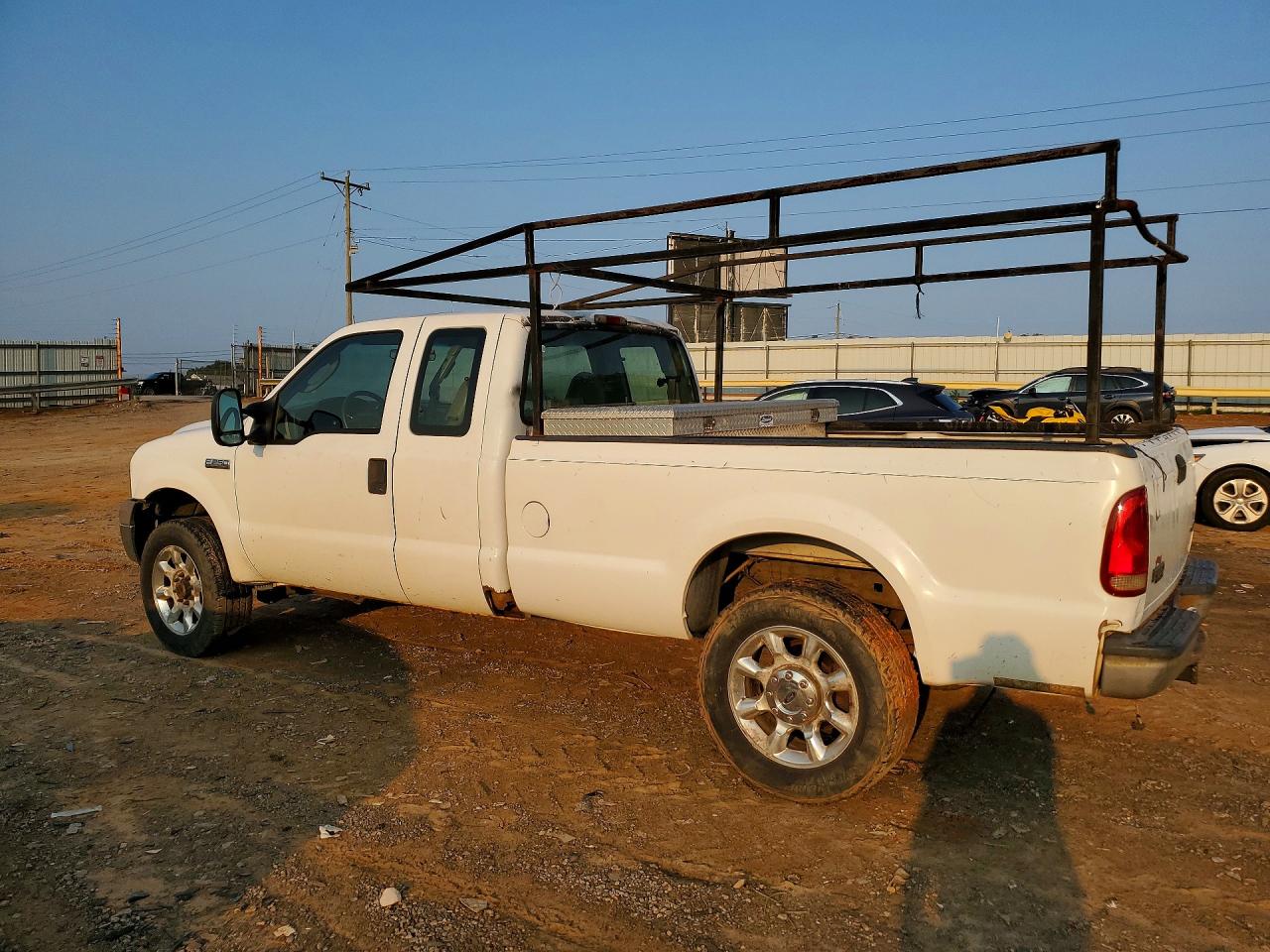 2005 Ford F250 Super Duty White vin: 1FTSX21515EC76658