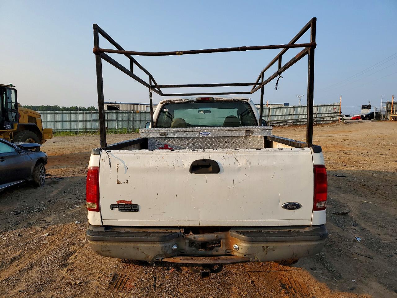 2005 Ford F250 Super Duty White vin: 1FTSX21515EC76658