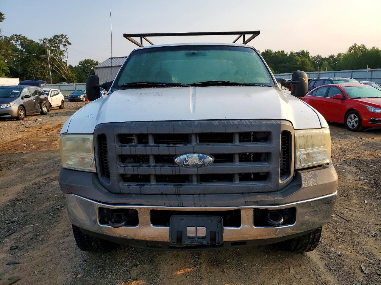 2005 Ford F250 Super Duty White vin: 1FTSX21515EC76658