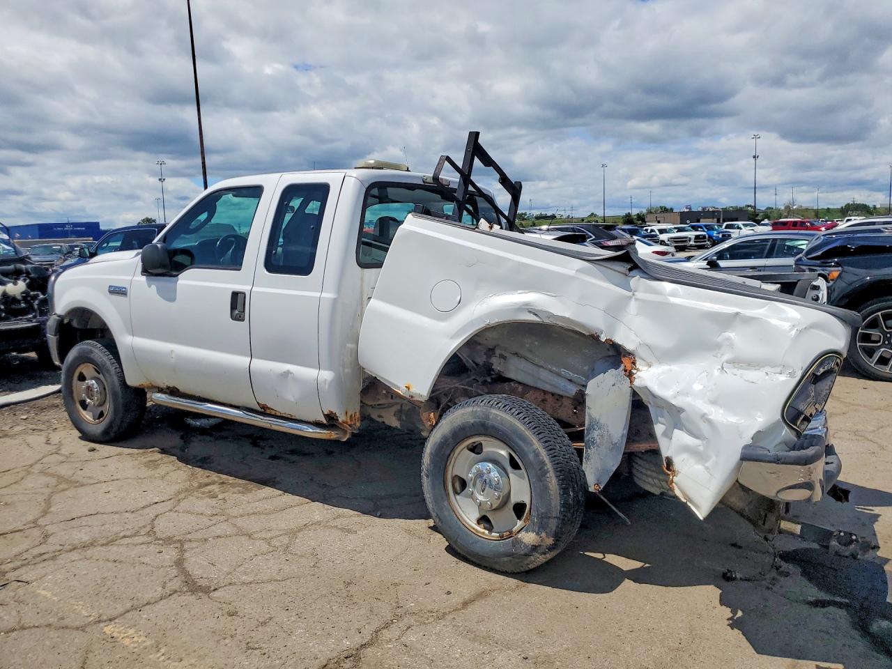 2006 Ford F250 Super Duty White vin: 1FTSX21526EC37210