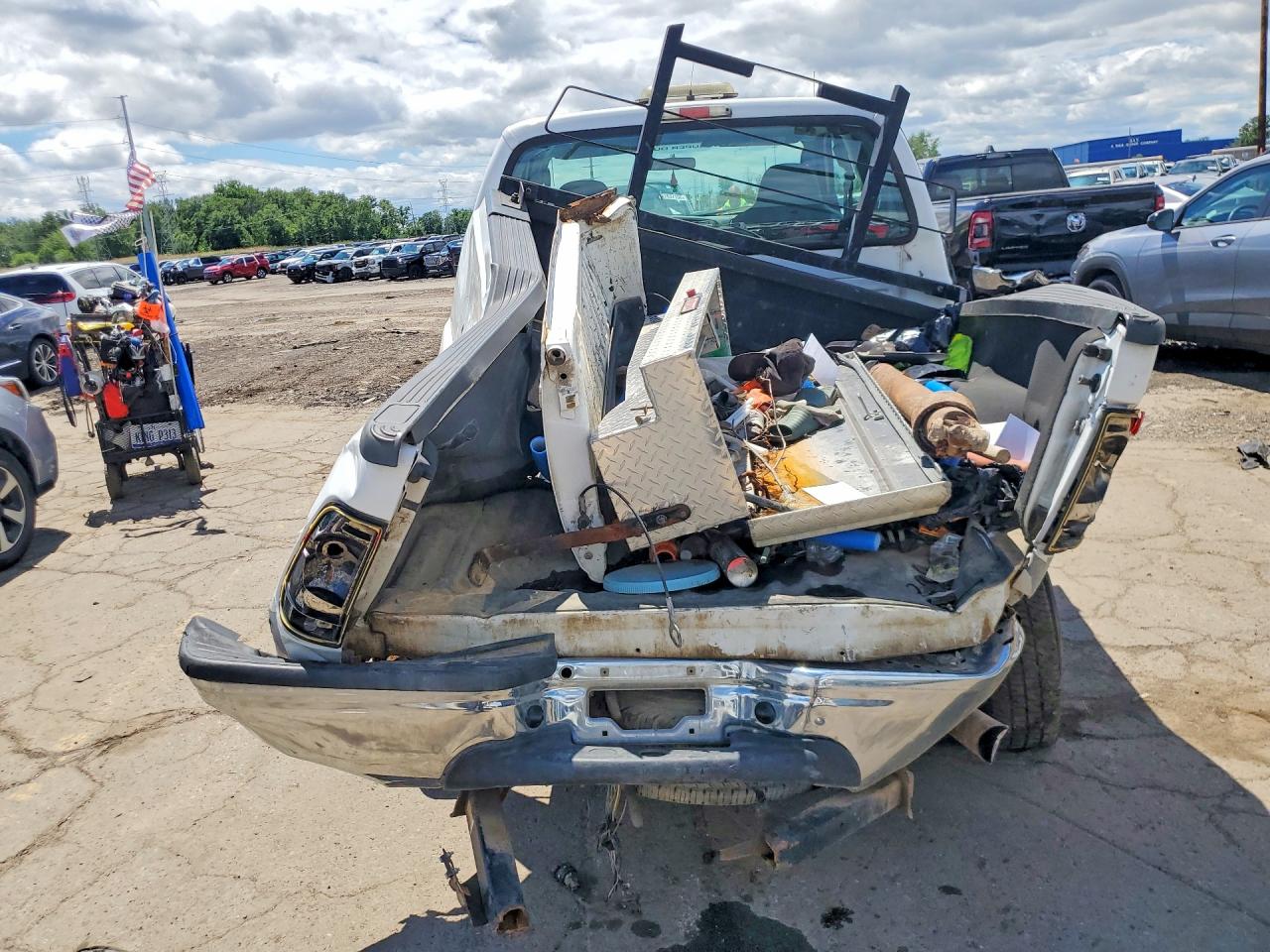 2006 Ford F250 Super Duty White vin: 1FTSX21526EC37210