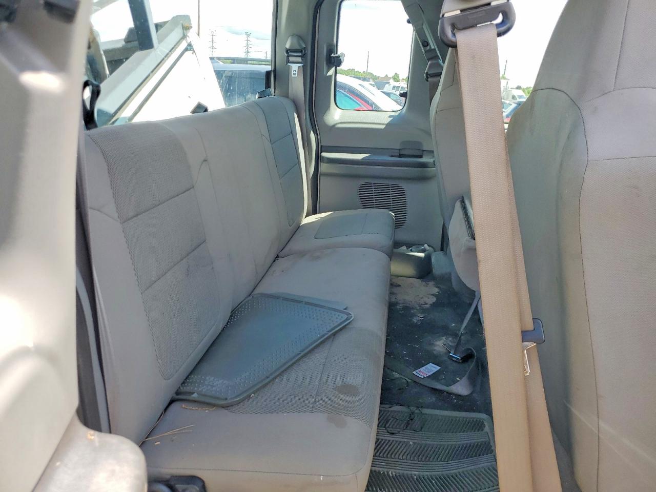 2006 Ford F250 Super Duty White vin: 1FTSX21526EC37210