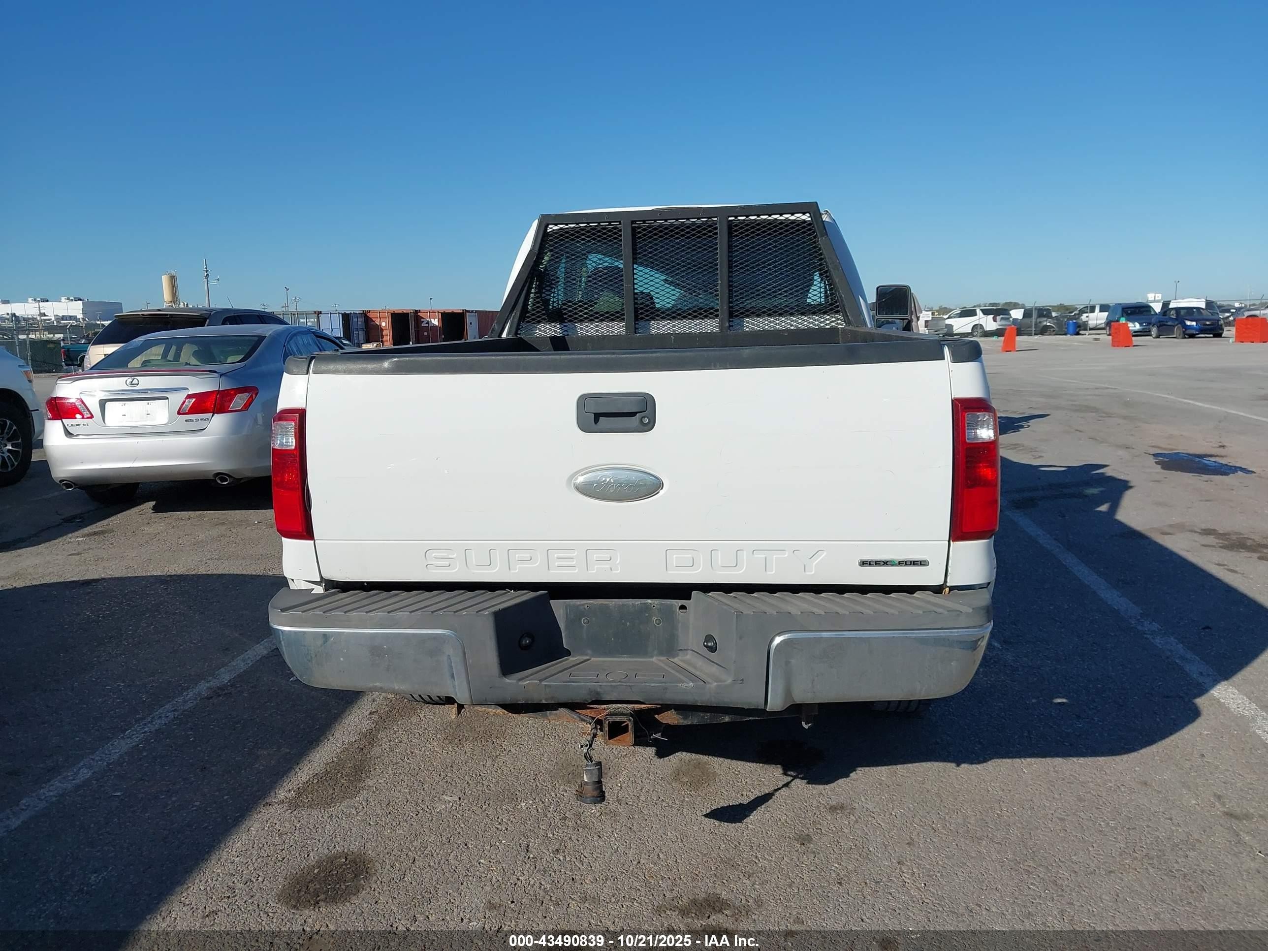 2009 Ford F-250 Fx4/lariat/xl/xlt White vin: 1FTSX21529EA16663