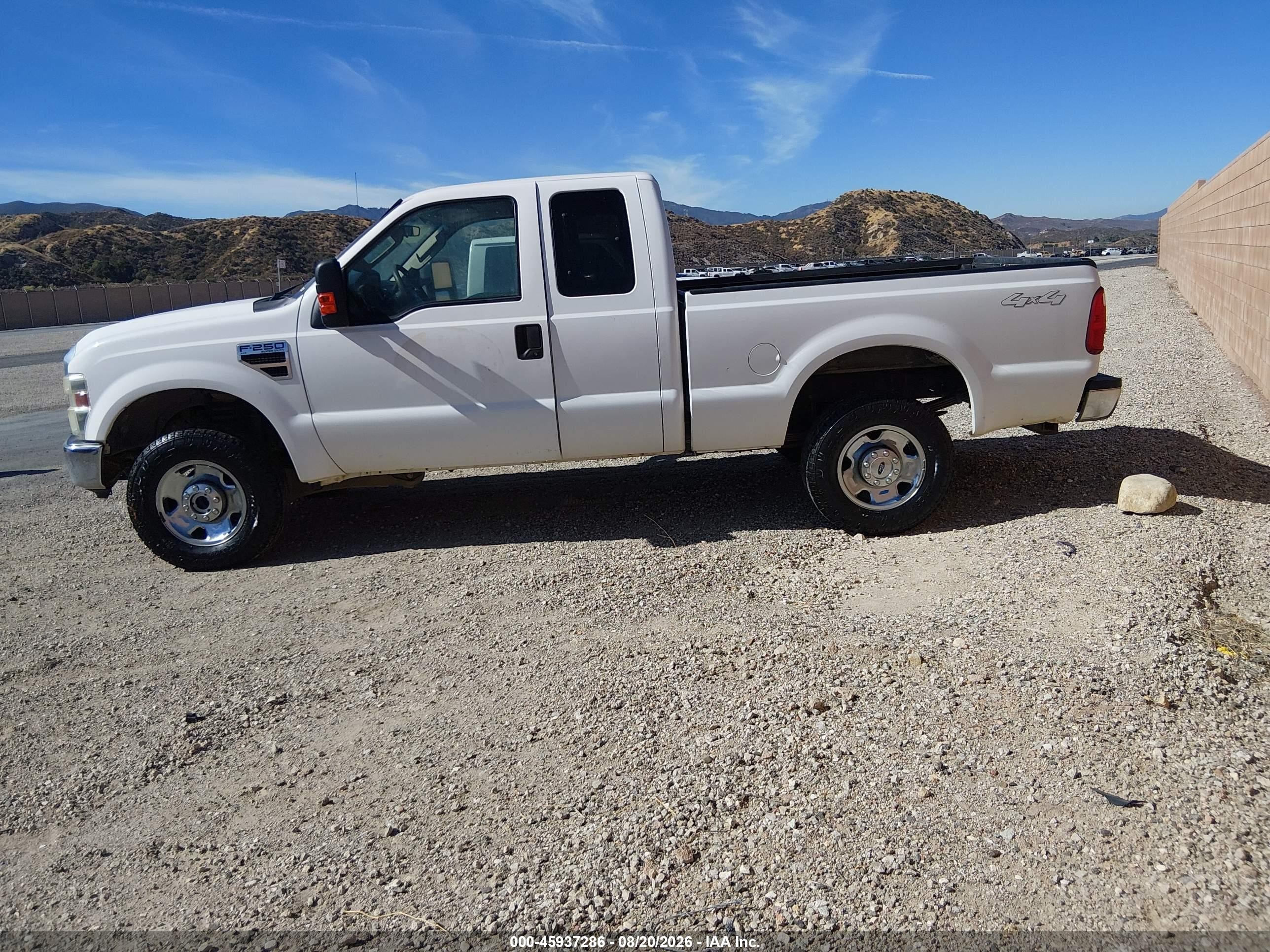 2008 Ford Super Duty F-250 Srw Fx4/lariat/xl/xlt Белый vin: 1FTSX21548EB15662