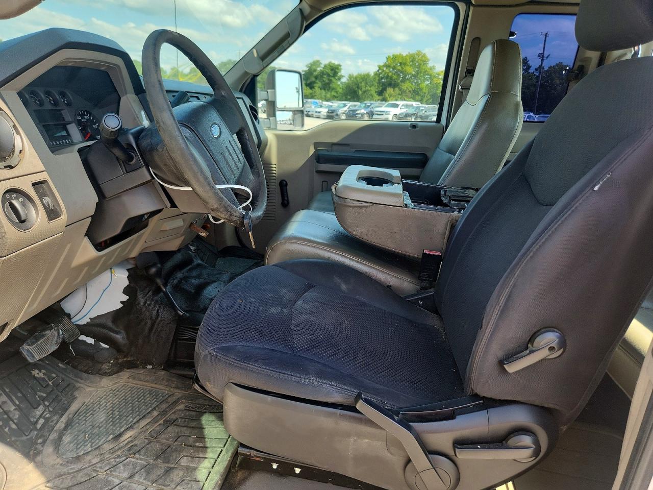 2008 Ford F250 Super Duty White vin: 1FTSX21558EE26758