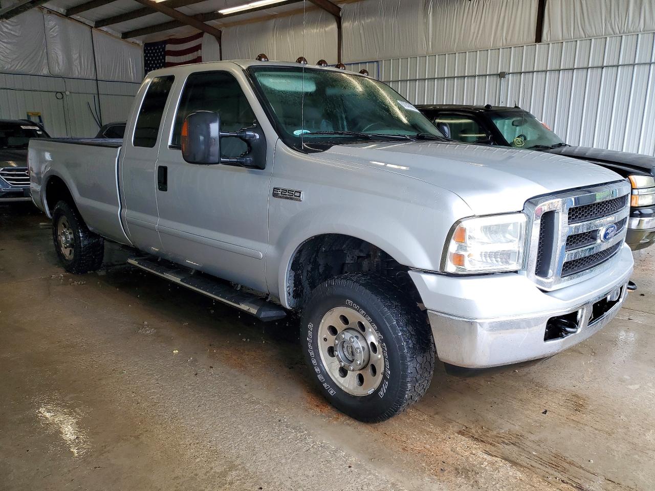 2005 Ford F250 Super Duty Silver vin: 1FTSX21565ED00081