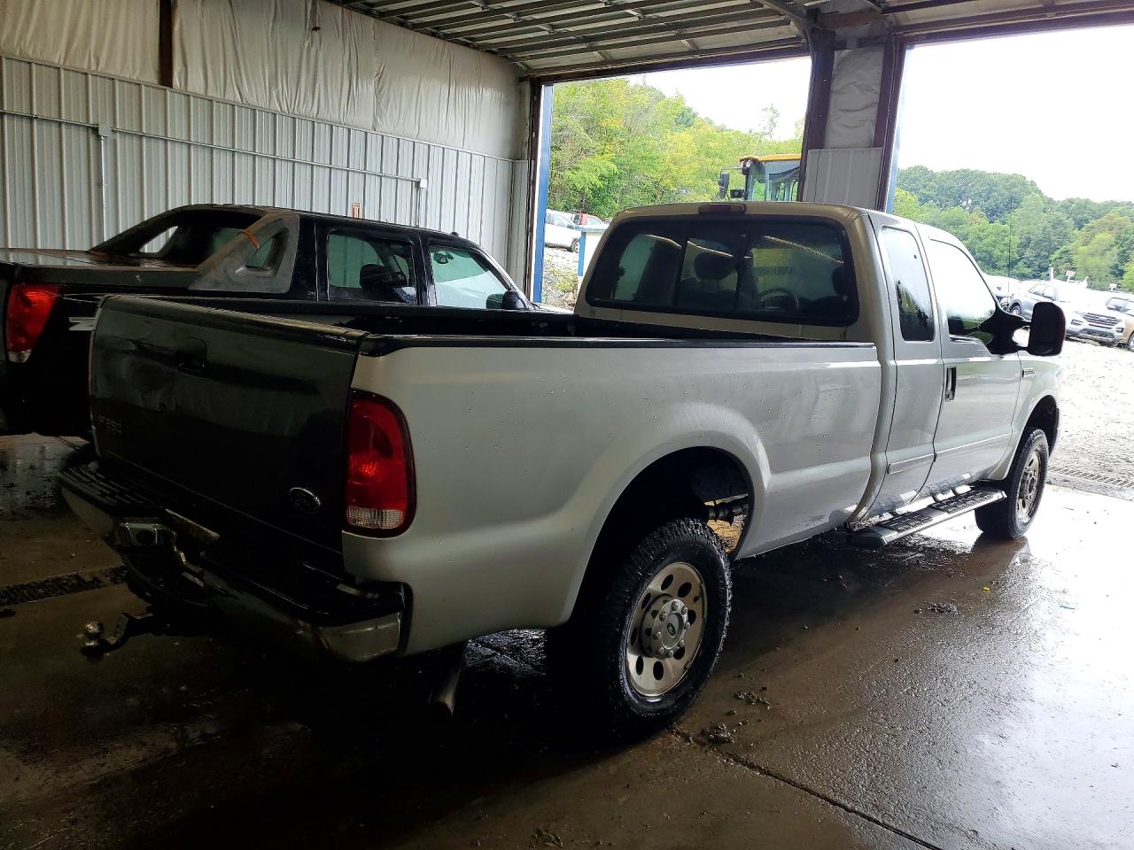 2005 Ford F250 Super Duty Silver vin: 1FTSX21565ED00081