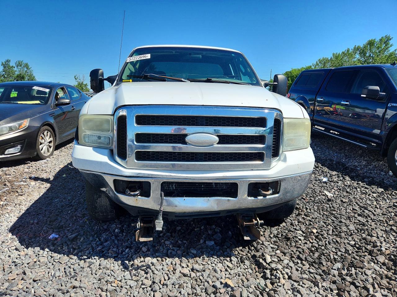 2005 Ford F250 Super Duty White vin: 1FTSX21575ED17410