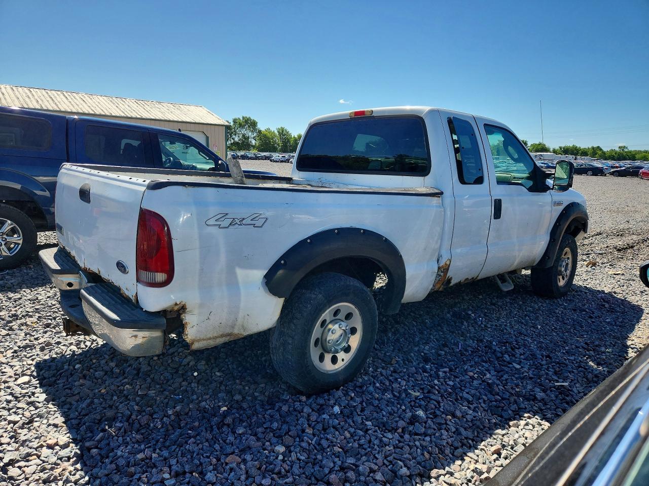 2005 Ford F250 Super Duty White vin: 1FTSX21575ED17410