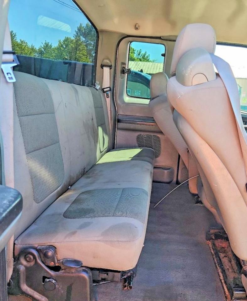 2005 Ford F250 Super Duty White vin: 1FTSX21575ED17410