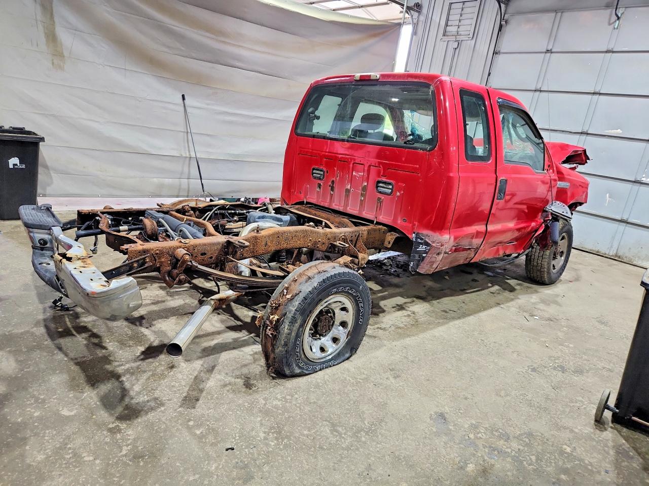 2005 Ford F250 Super Duty Red vin: 1FTSX21595EB98971