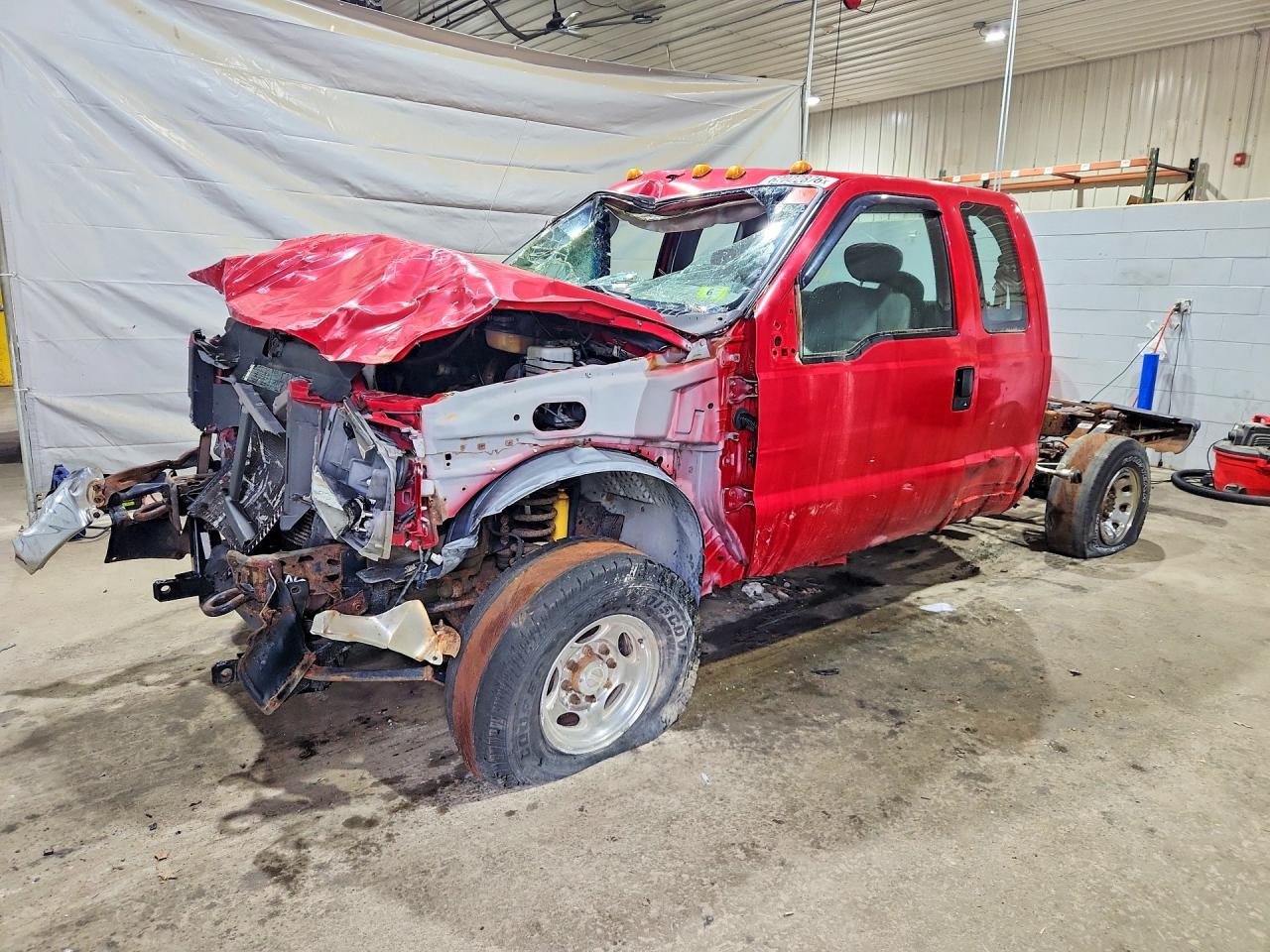 2005 Ford F250 Super Duty Red vin: 1FTSX21595EB98971