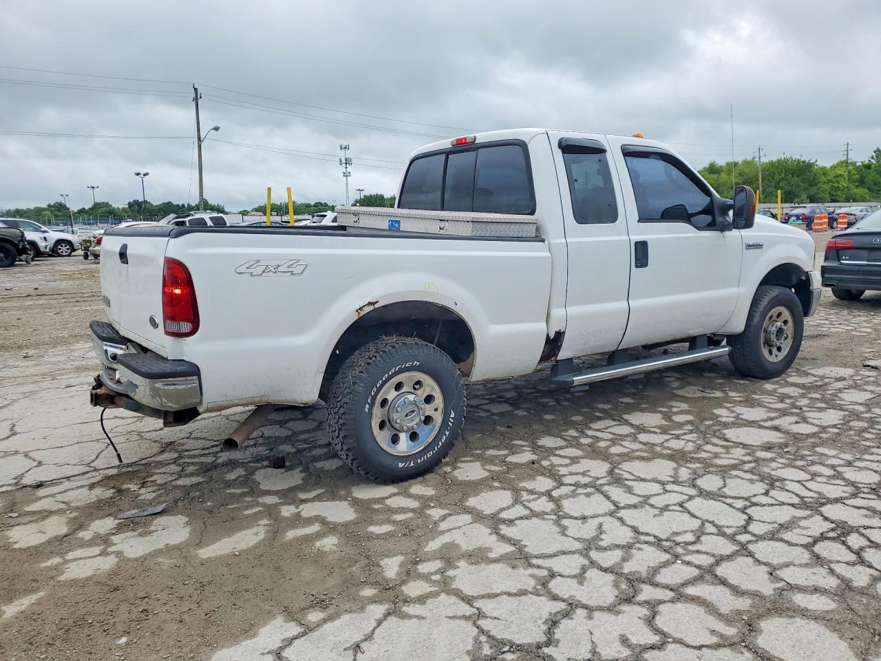 2005 Ford F250 Super Duty White vin: 1FTSX21595EC26087