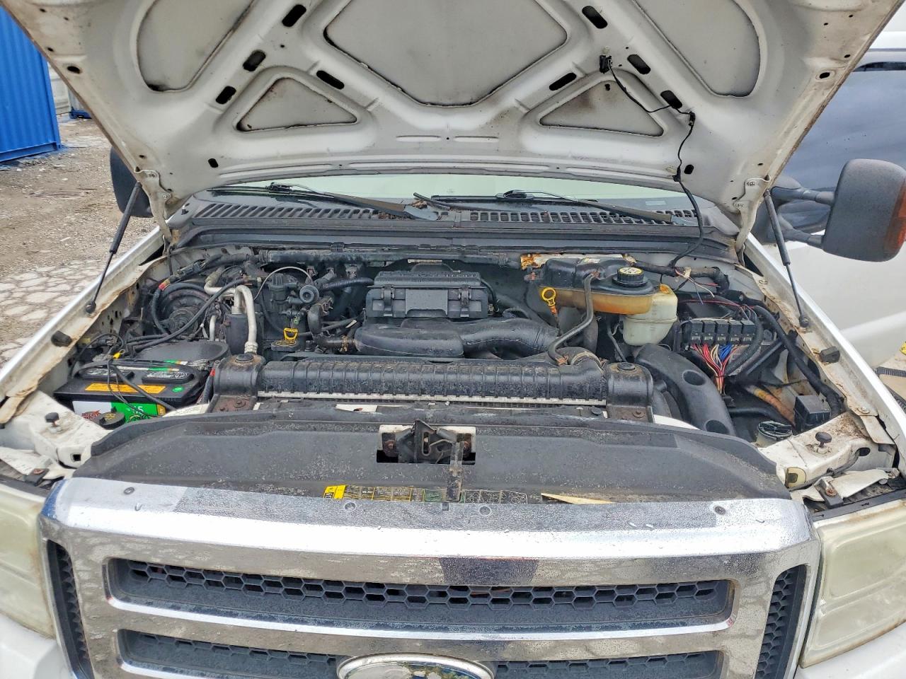 2005 Ford F250 Super Duty White vin: 1FTSX21595EC26087