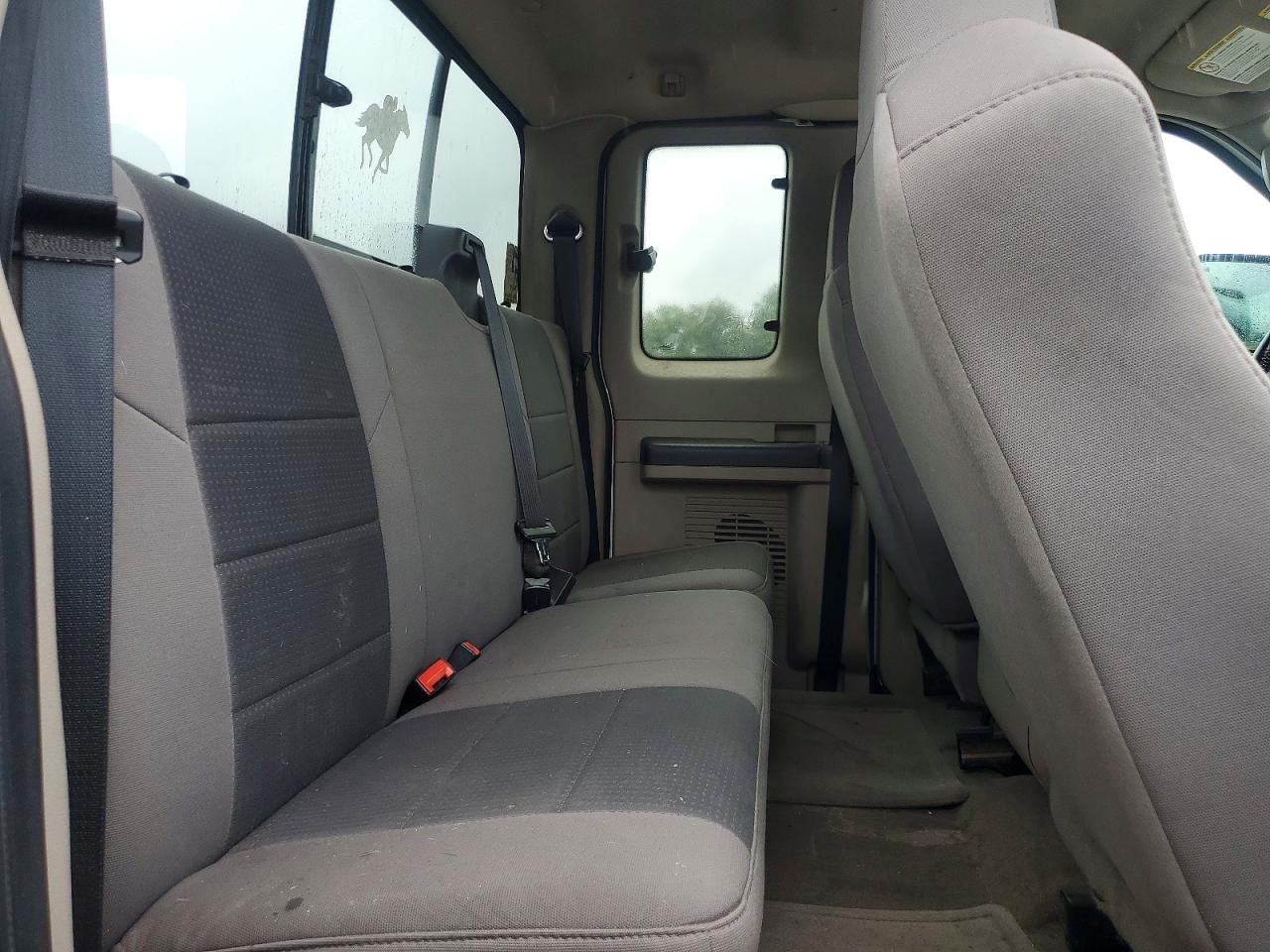 2009 Ford F250 Super Duty White vin: 1FTSX21599EB14833