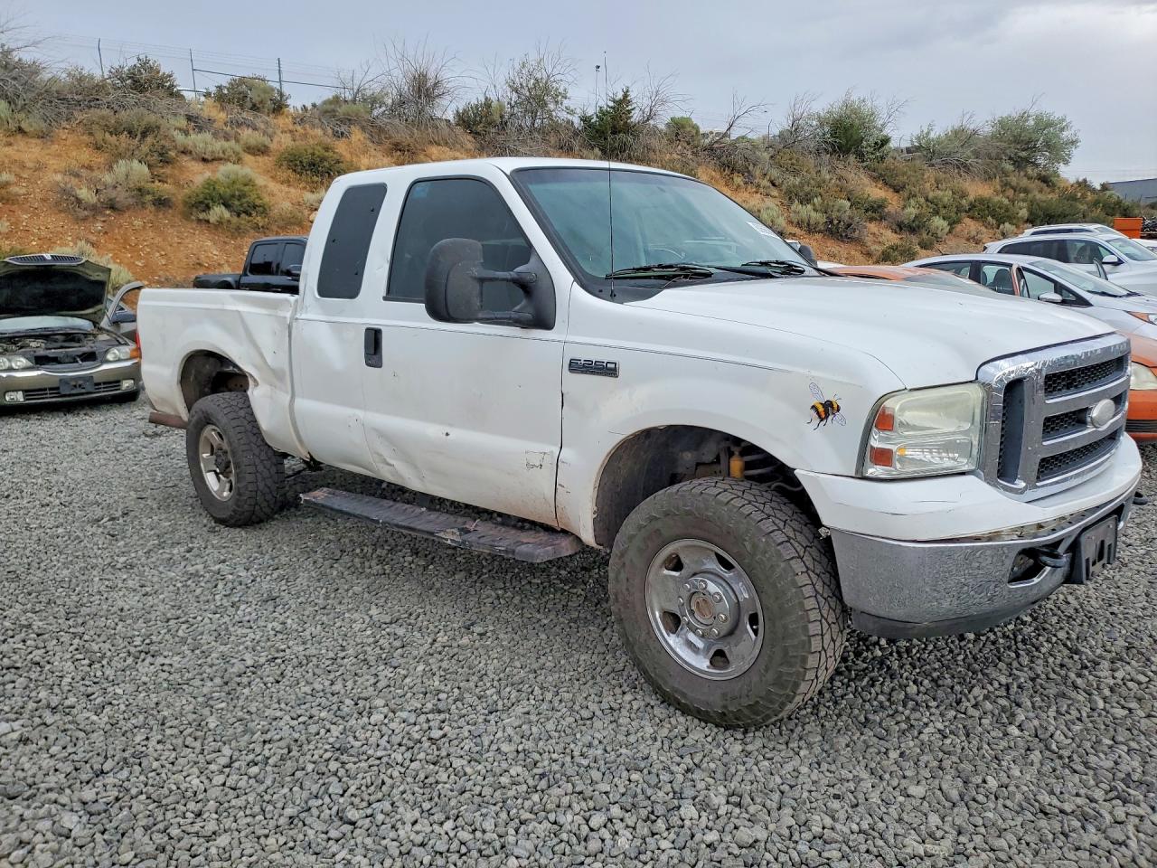 2007 Ford F250 Super Duty White vin: 1FTSX215X7EB31301