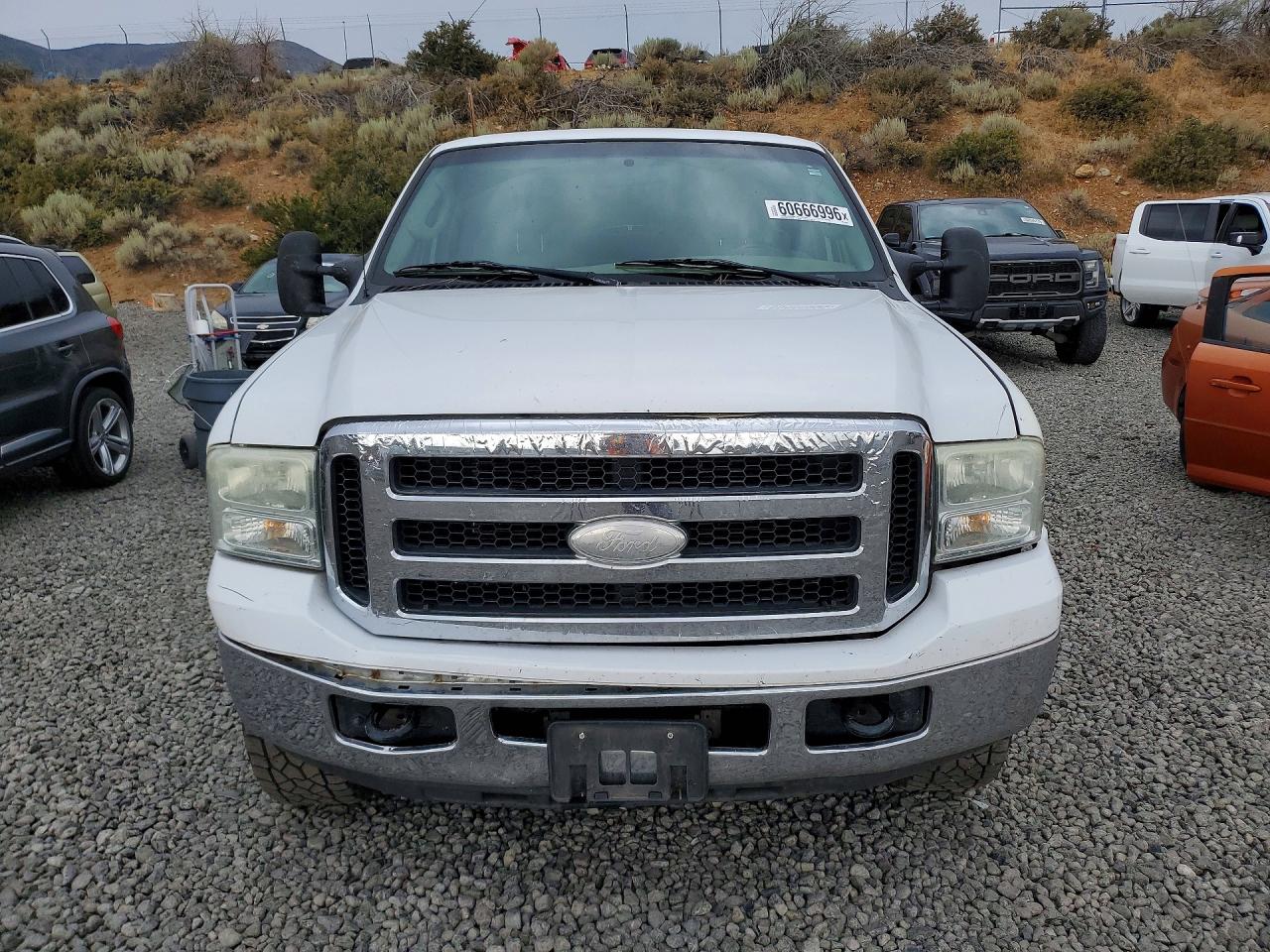 2007 Ford F250 Super Duty White vin: 1FTSX215X7EB31301