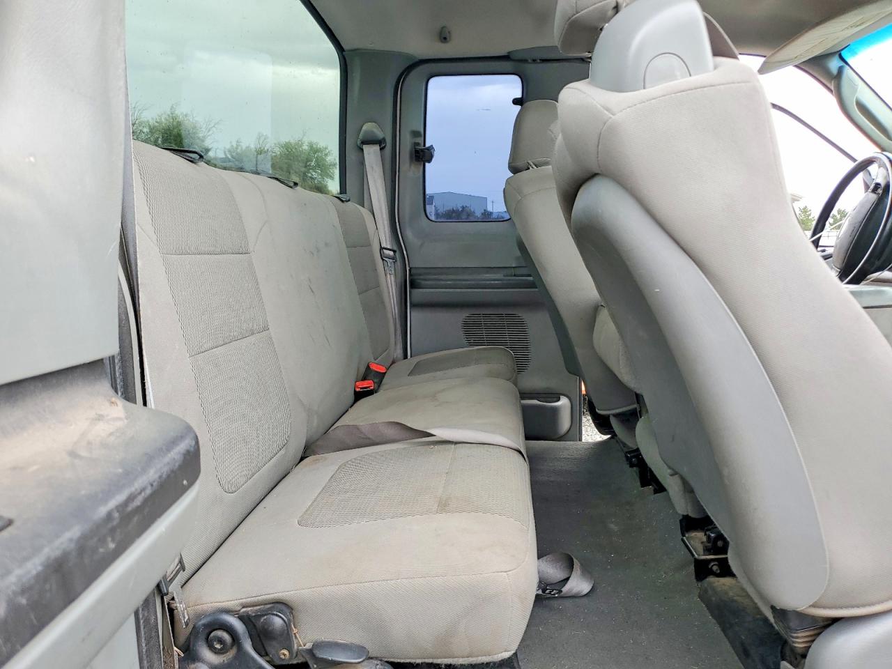 2007 Ford F250 Super Duty White vin: 1FTSX215X7EB31301