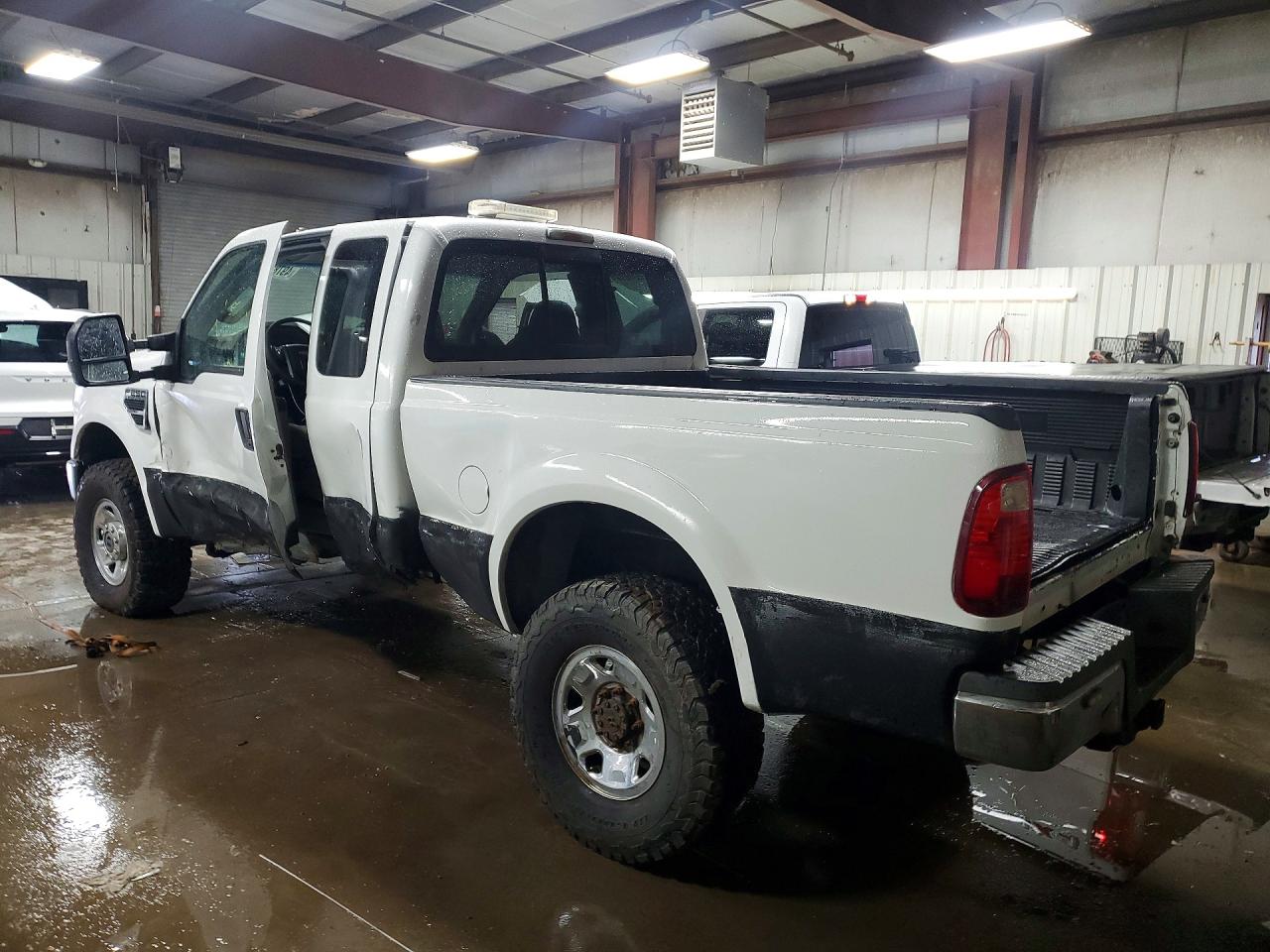 2008 Ford F250 Super Duty White vin: 1FTSX215X8EE15769