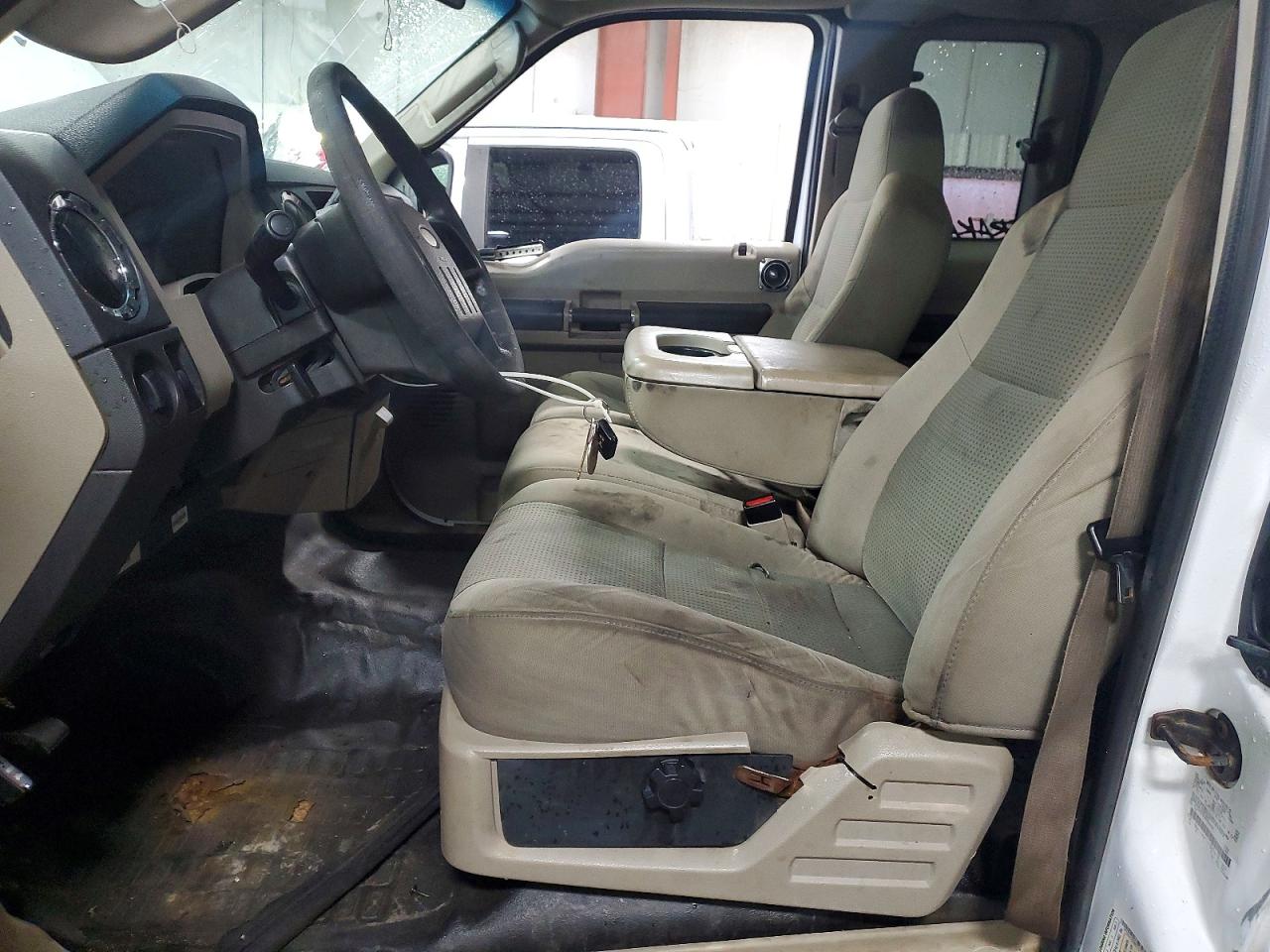 2008 Ford F250 Super Duty White vin: 1FTSX215X8EE15769